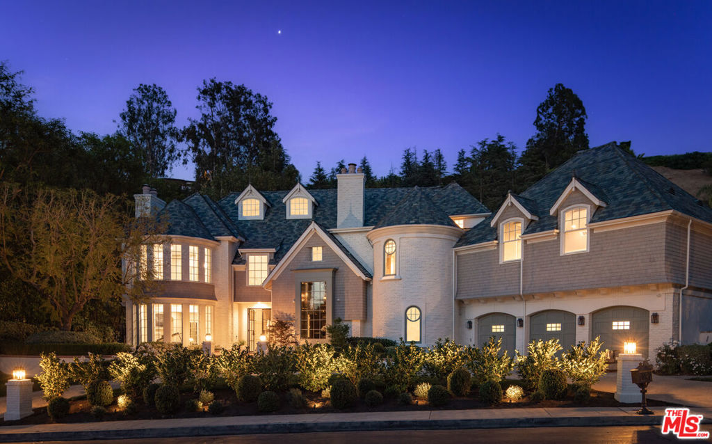 Properties 2 3928 Hayvenhurst Drive