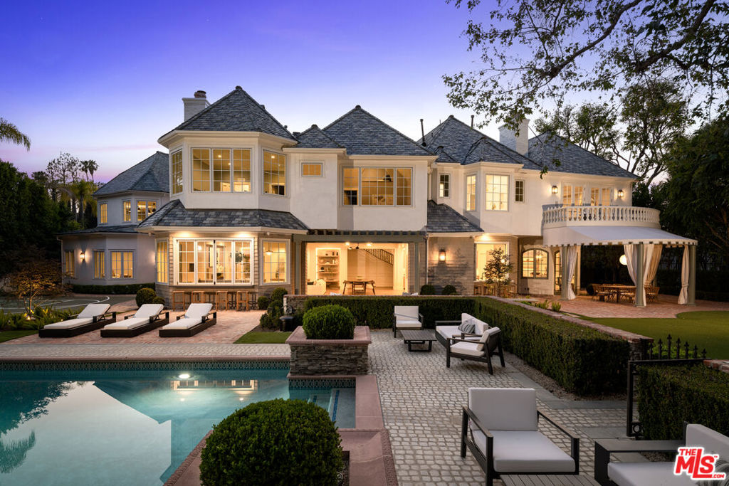 Properties 3 3928 Hayvenhurst Drive