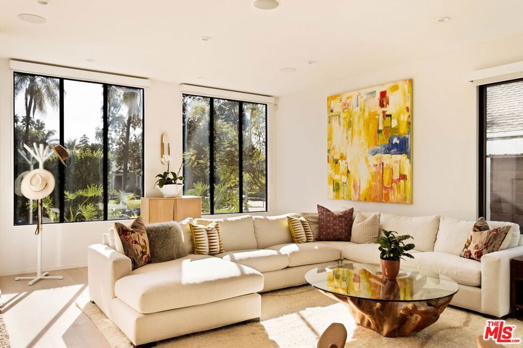 157 S Lucerne Boulevard