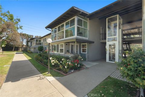1881 St. Johns 37B Seal Beach CA 90740