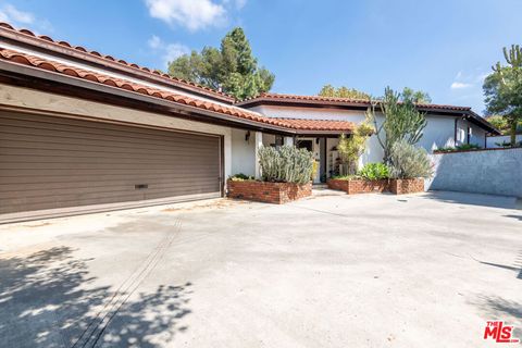 Photo of 1458 Sutherland Street, Los Angeles, CA 90026 (MLS # 26707085)