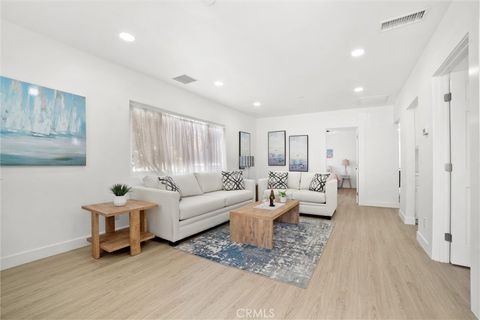 Photo of 701 N Gaffey Place PL, San Pedro, CA 90731 (MLS # PW26129407)