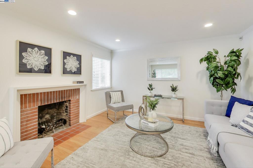 WASHINGTON MANOR - Residential