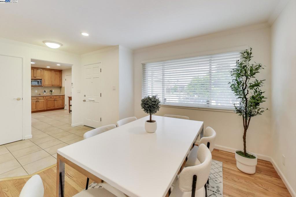 WASHINGTON MANOR - Residential