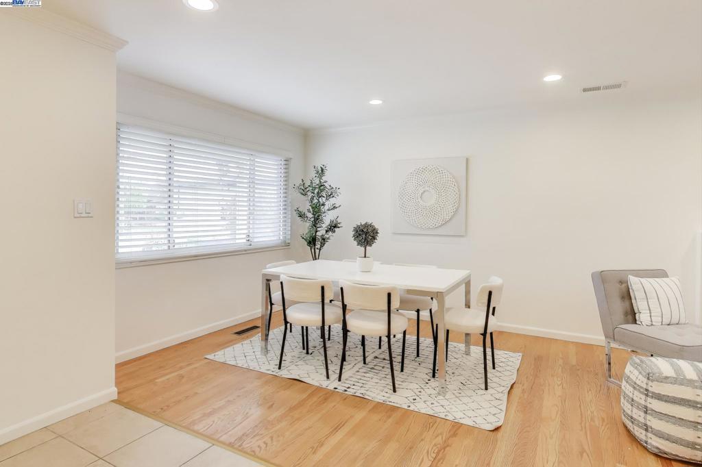 WASHINGTON MANOR - Residential