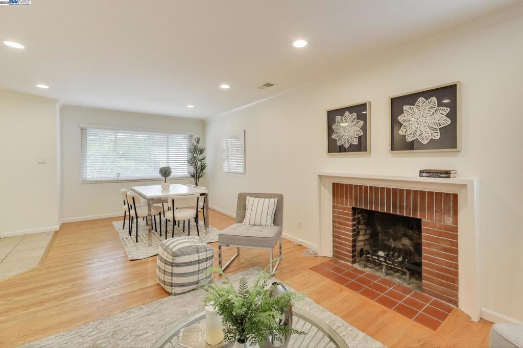 WASHINGTON MANOR - Residential