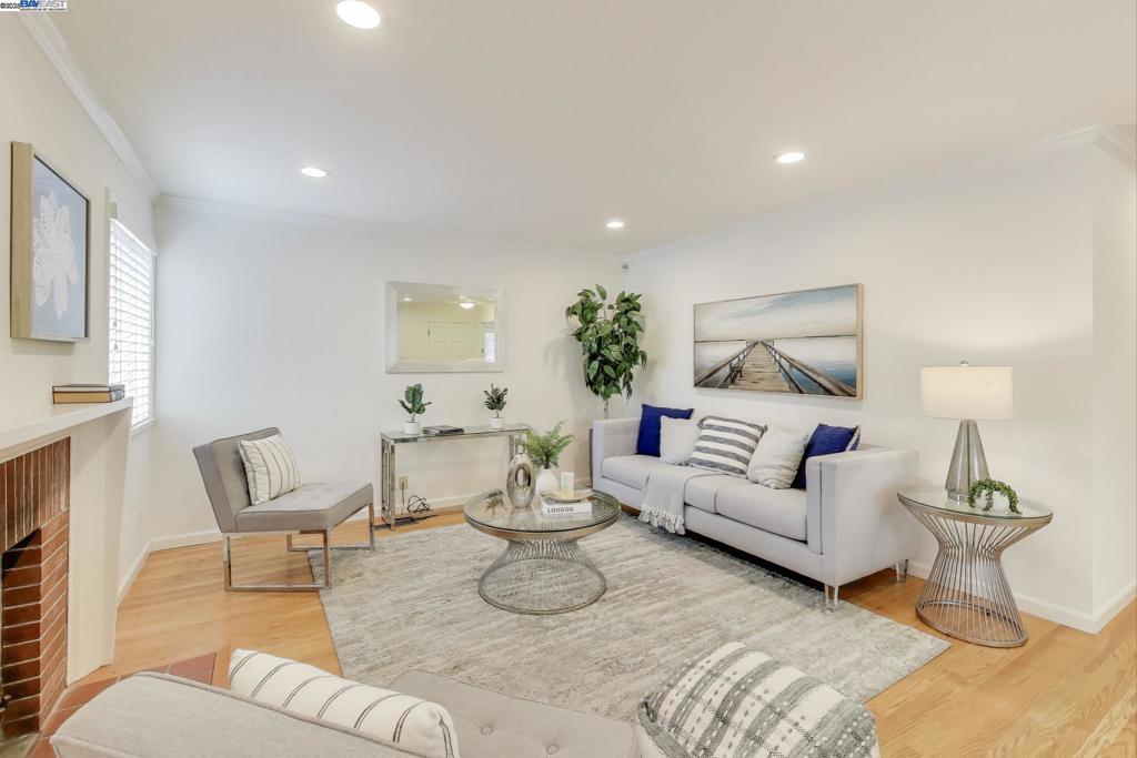 WASHINGTON MANOR - Residential