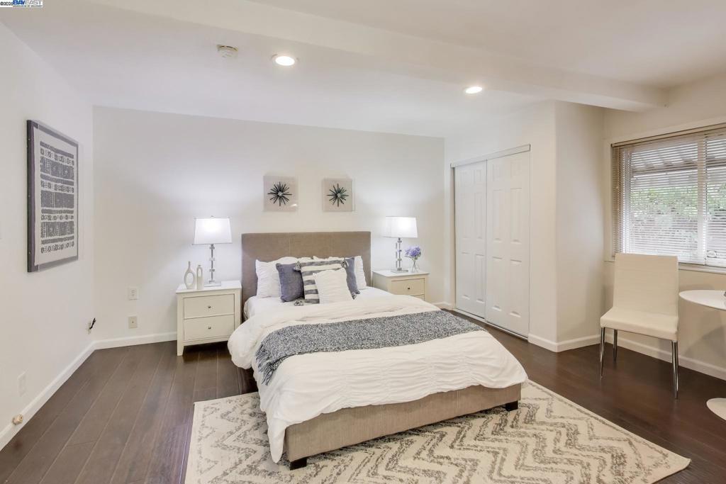 WASHINGTON MANOR - Residential