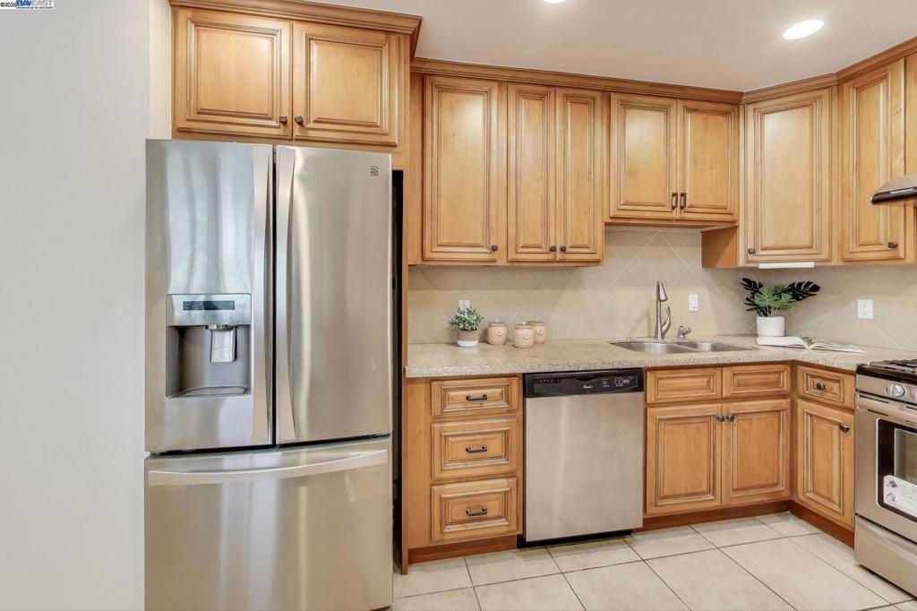 WASHINGTON MANOR - Residential