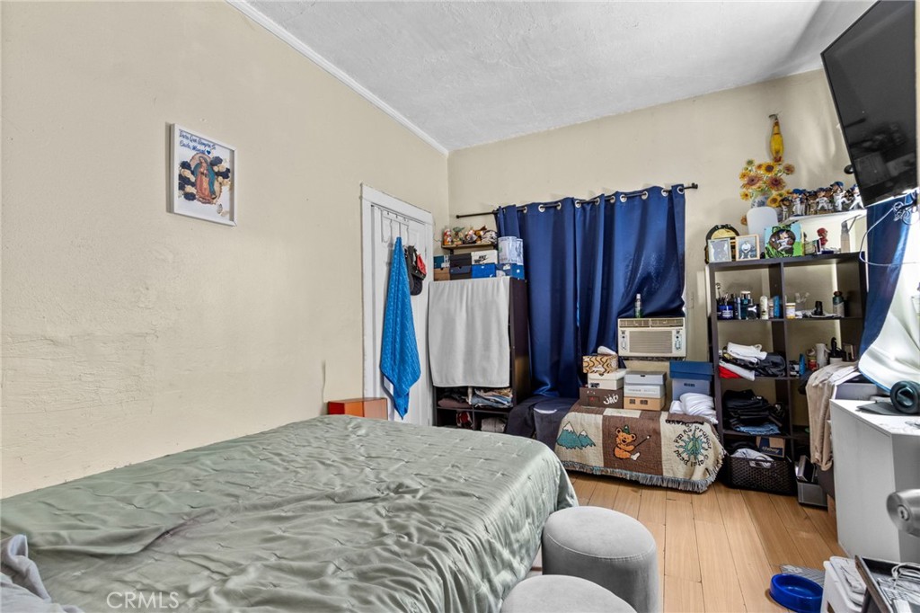 1154 1156 N Wilton Place