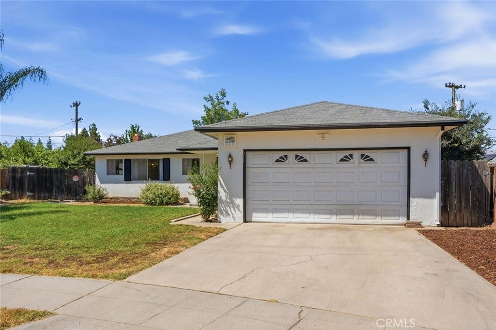 641 E Scott
