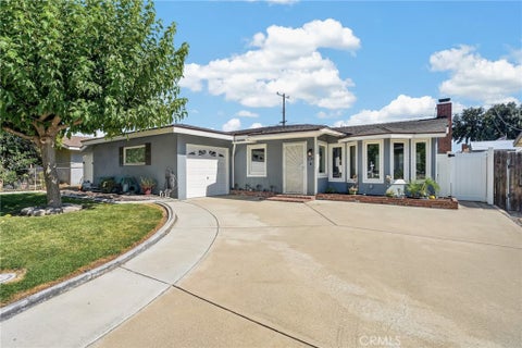 Photo of 230 E Pioneer AVE, Redlands, CA 92374 (MLS # IG26159606)