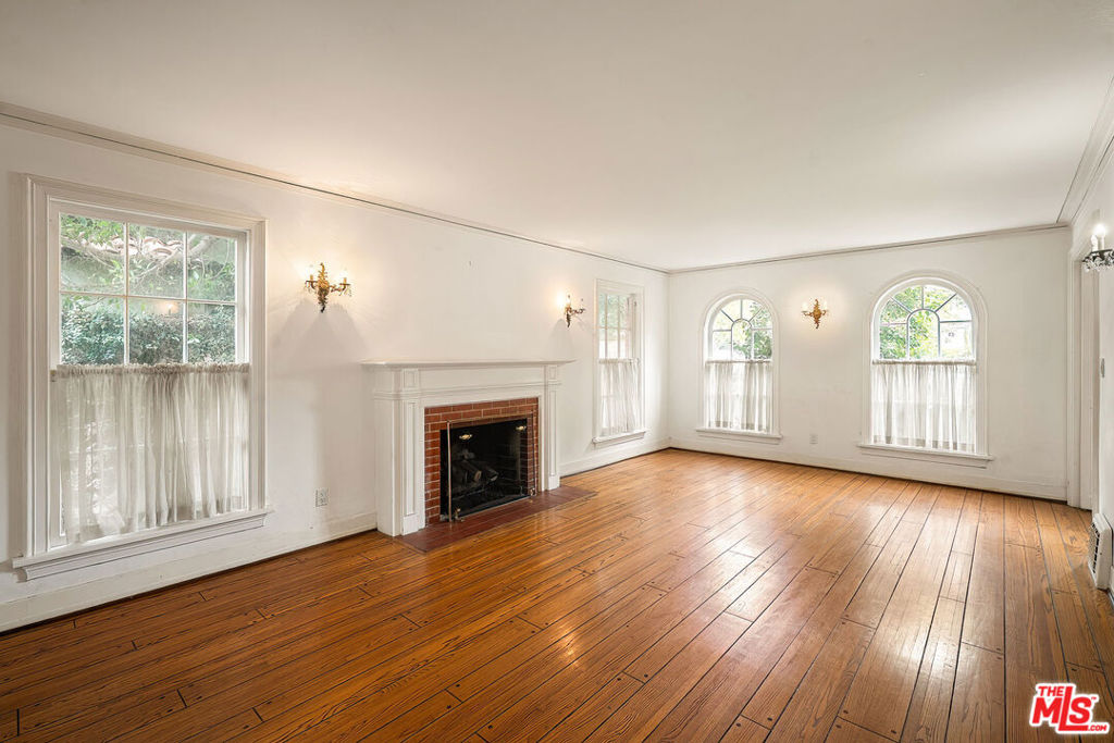 246 16th Street