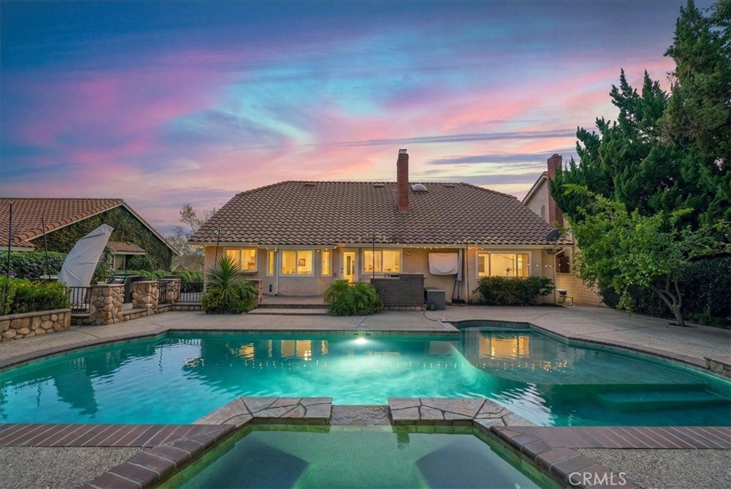 11044 Stone River