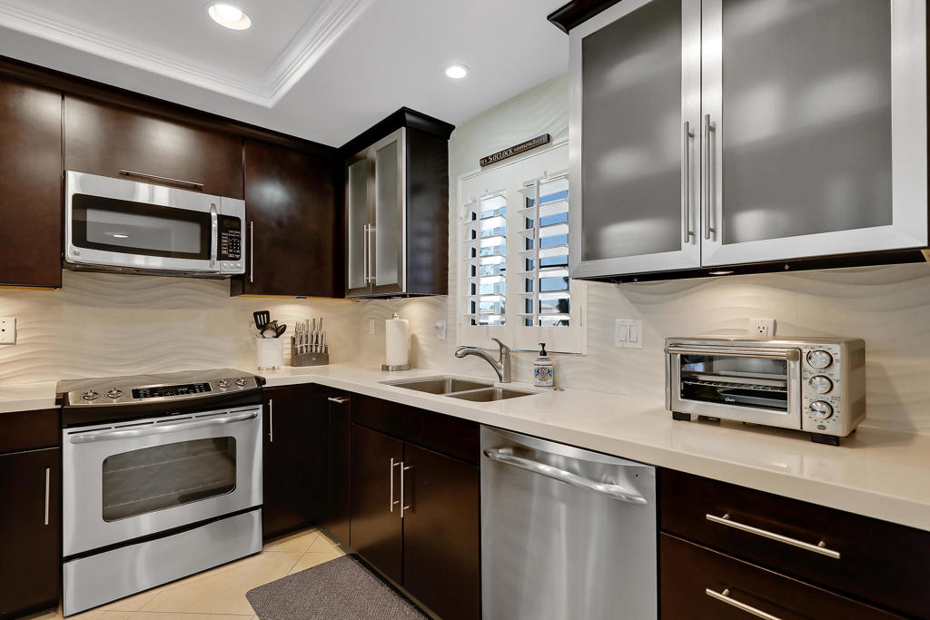 77401 Sawgrass Circle