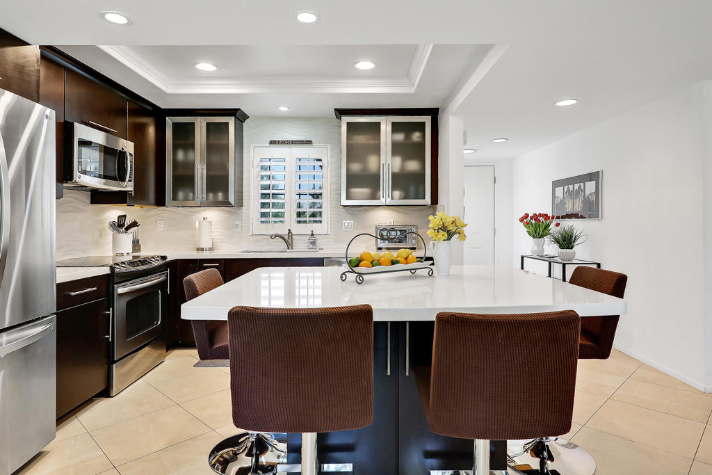 77401 Sawgrass Circle