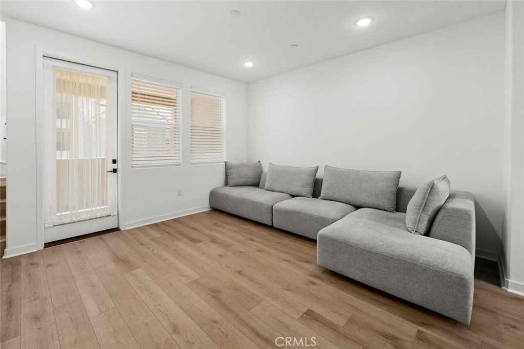 905 Madonna Road 38