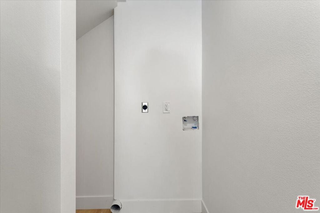 707 W 80th Street