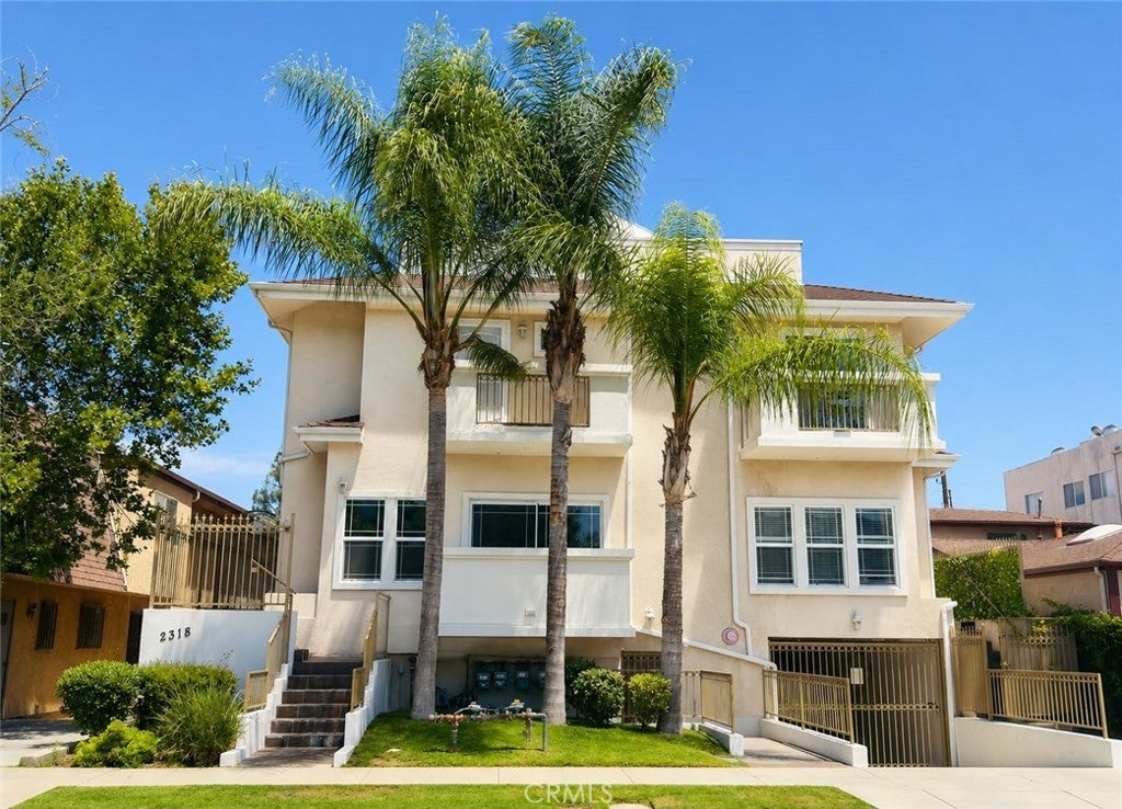 2318 N Fairview Street 101