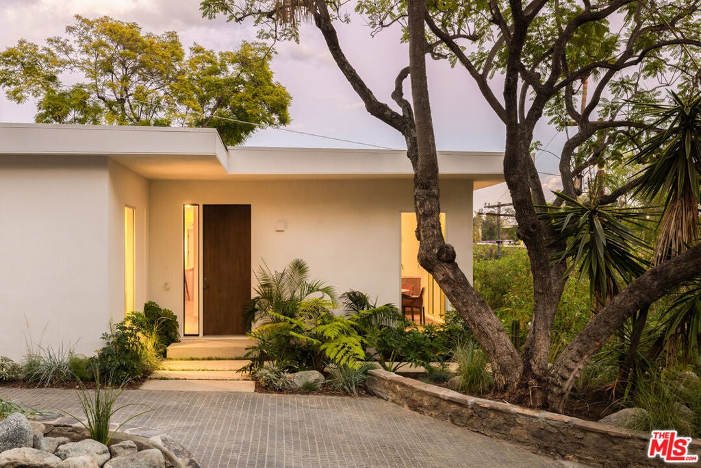 2020 La Brea Terrace