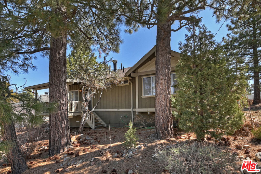 779 Villa Grove Avenue
