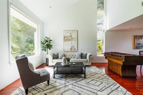 Photo of 21793 Planewood Drive, Woodland Hills, CA 91364 (MLS # SR26203618)