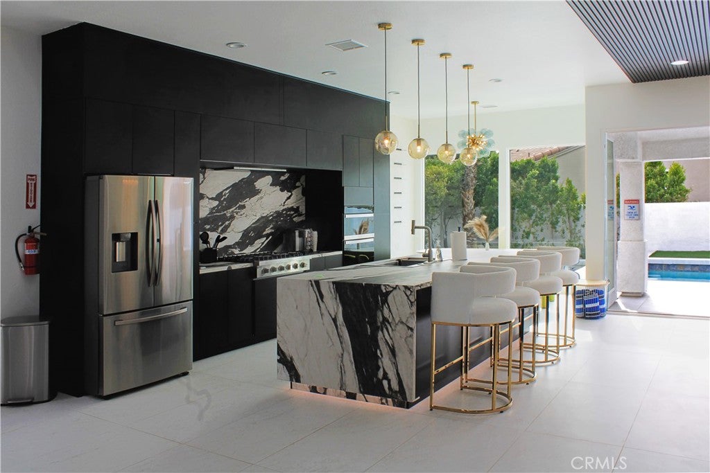 1061 San Dimas