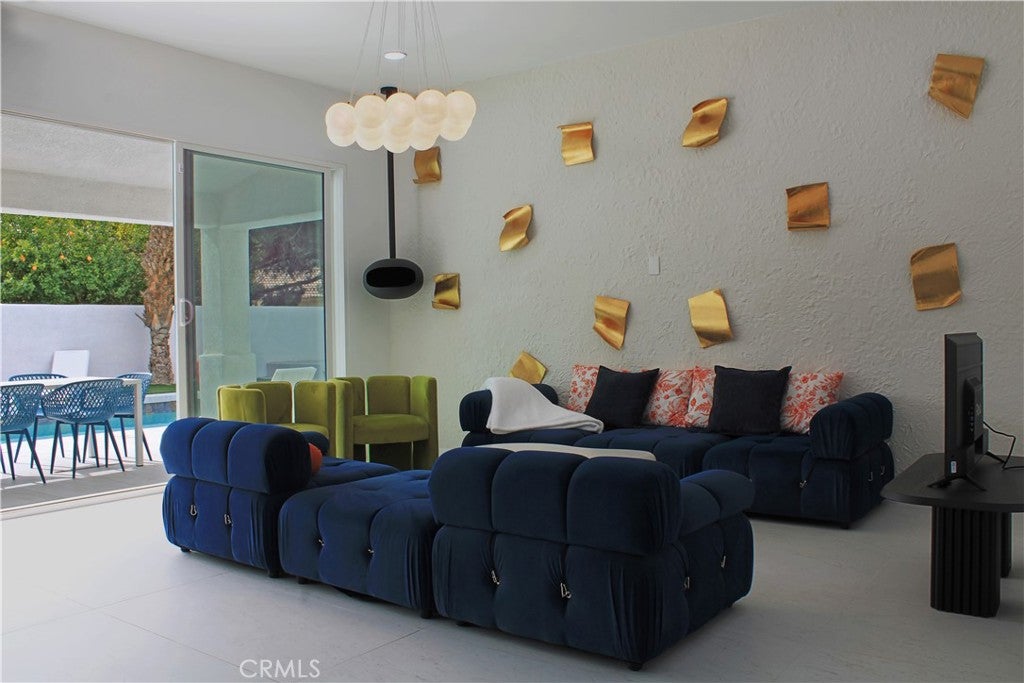 1061 San Dimas