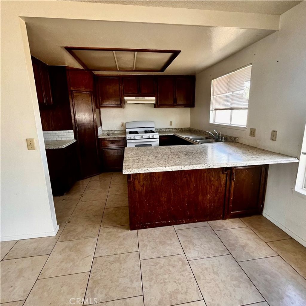Photo of 15375 Cheyenne Road, Apple Valley, CA 92307 (MLS # HD26117103)