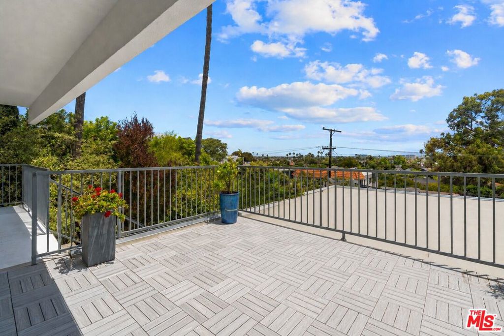 631 Pier Avenue