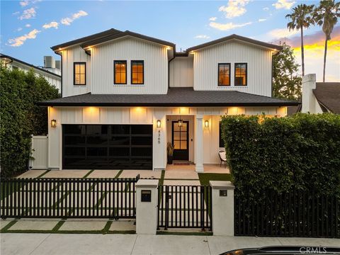 Photo of 4365 N Kraft Avenue, Studio City, CA 91604 (MLS # SR26102539)
