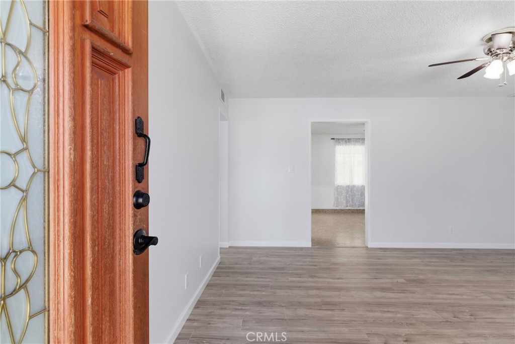 1001 White Lane