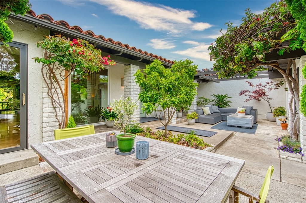 507 Avenida Campana