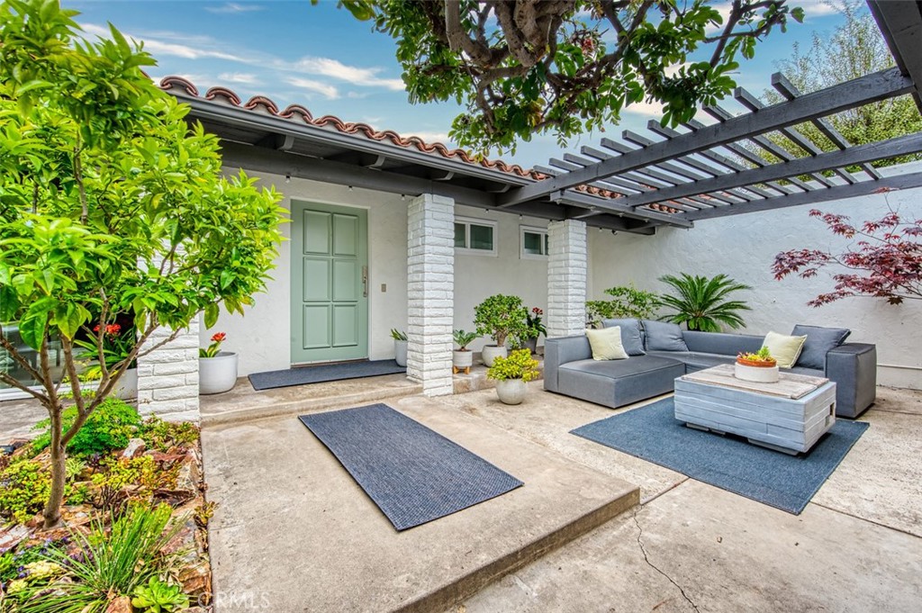 507 Avenida Campana