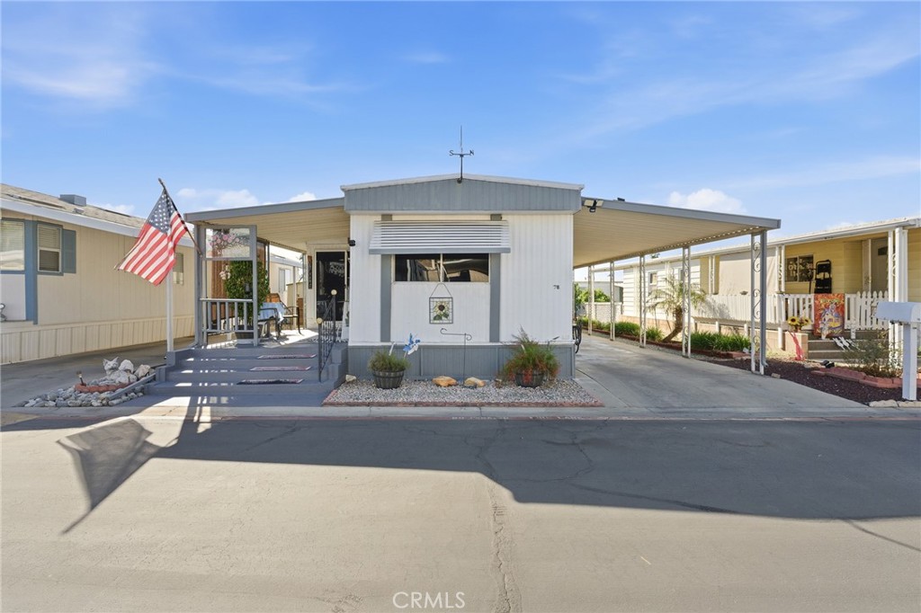 975 California Street 76