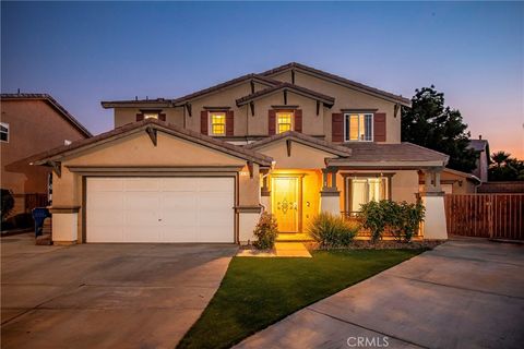Photo of 43635 Castle Circle, Lancaster, CA 93535 (MLS # SR25252078)