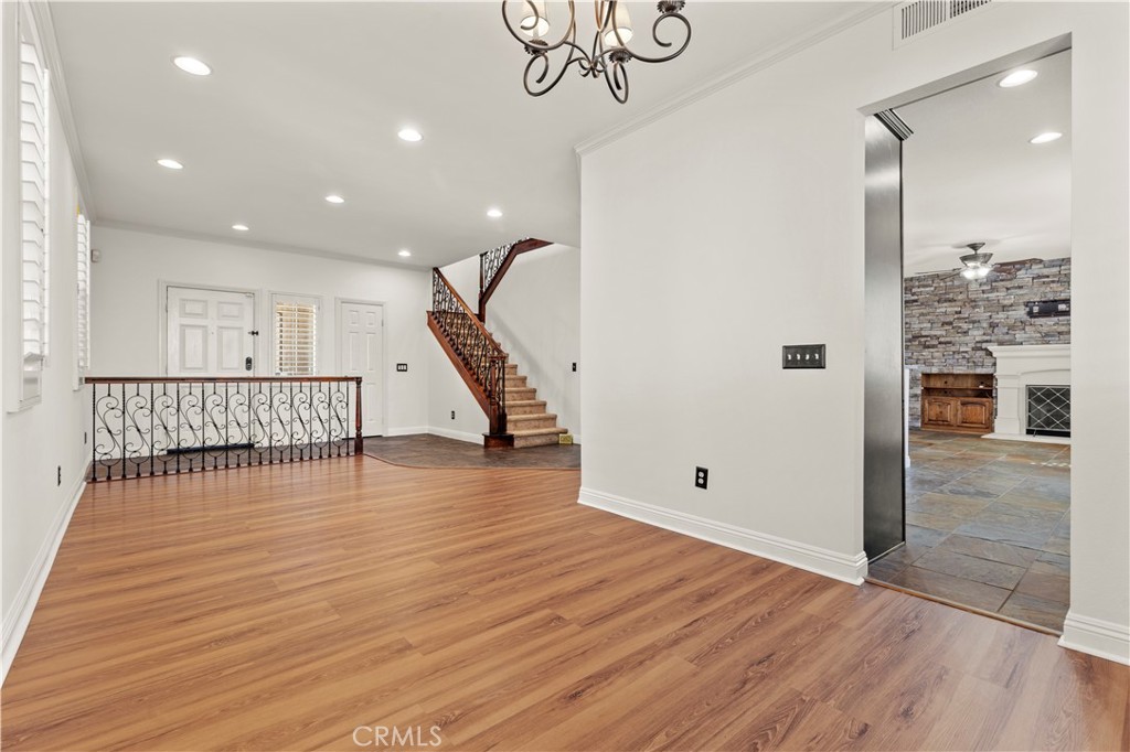 12253 Knightsbridge Drive