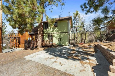 Tiny photo for 43580 Ridge Crest Drive, Big Bear, CA 92315 (MLS # 219144343DA)