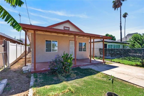 Photo of 160 Highland Avenue, Riverside, CA 92507 (MLS # IV26184334)