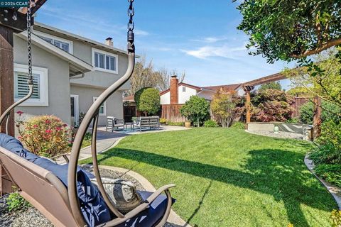 Photo of 2415 Crestline Rd Rd, Pleasanton, CA 94566 (MLS # 41131667)