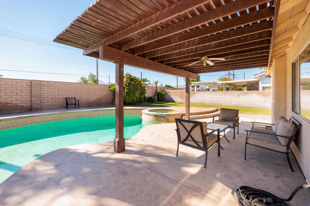 Palm Meadows - Residential