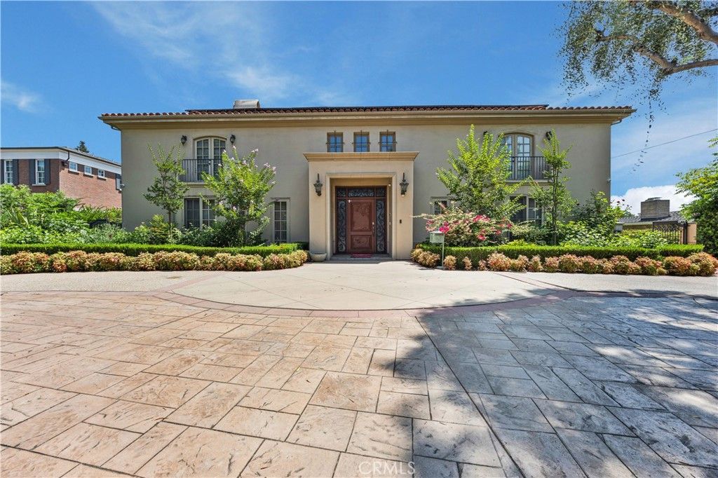 Photo of 2280 S Oak Knoll Avenue, San Marino, CA 91108 (MLS # AR26095444)