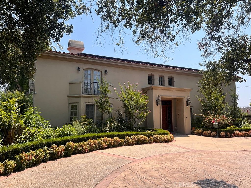 Photo of 2280 S Oak Knoll Avenue, San Marino, CA 91108 (MLS # AR26095444)