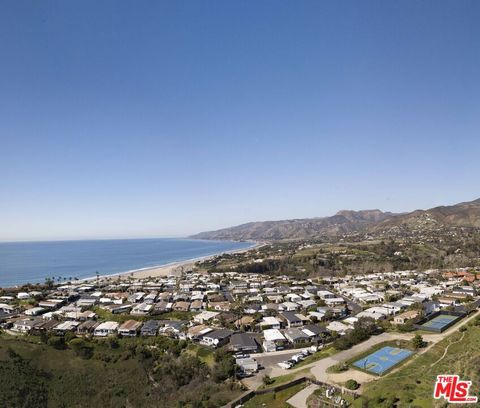 29500 Heathercliff Road 202 Malibu CA 90265