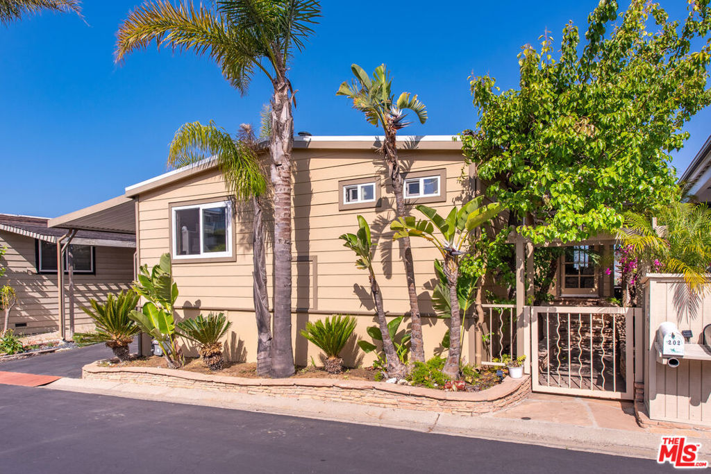 29500 Heathercliff Road 202