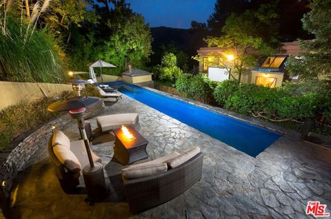 Photo of 10023 Westwanda Drive, Beverly Hills, CA 90210 (MLS # 25593231)