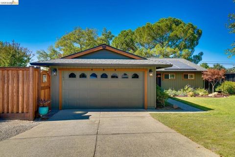 Photo of 5502 Sparas ST ST, Loomis, CA 95650 (MLS # 41133506)