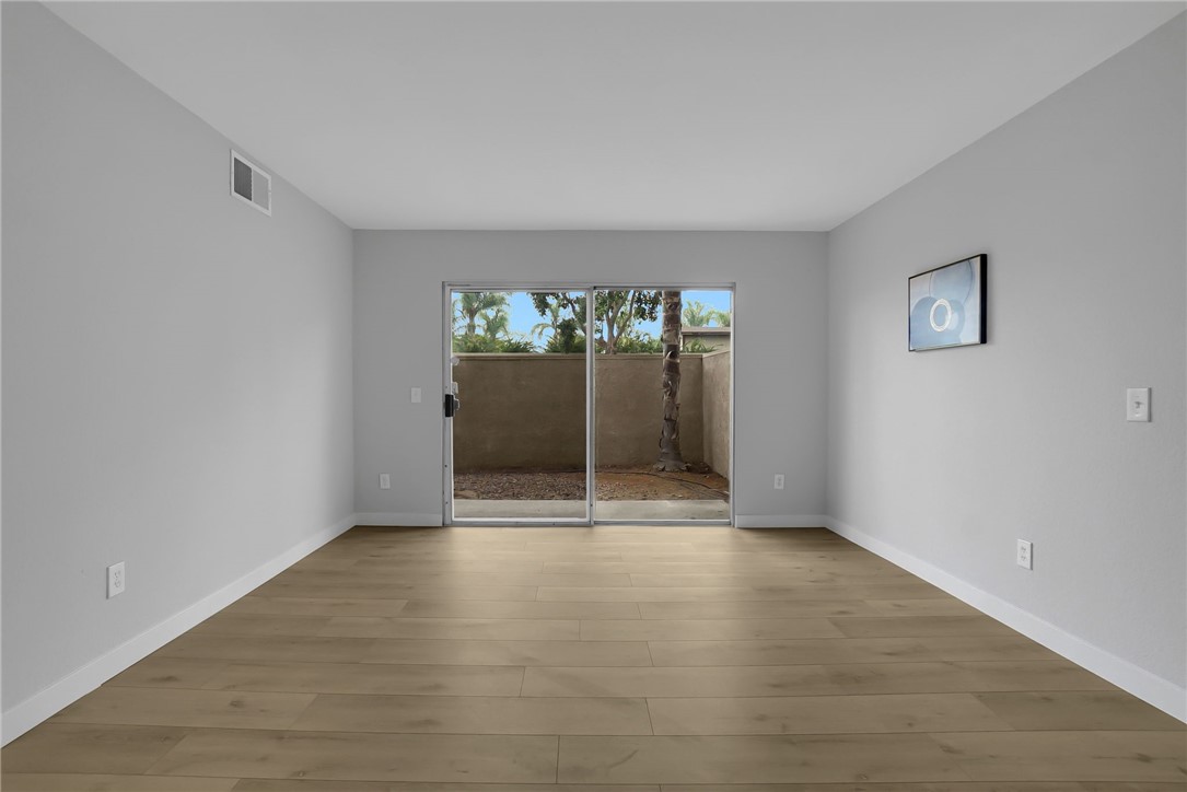 1712 S Mountain Ave E