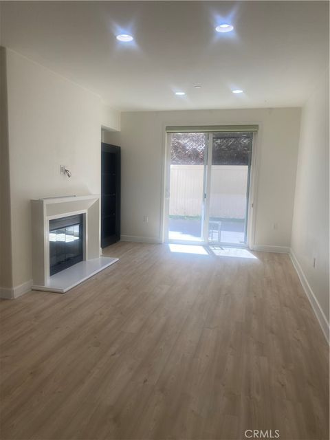 Photo of 14412 Killion, Sherman Oaks, CA 91401 (MLS # SR26056365)