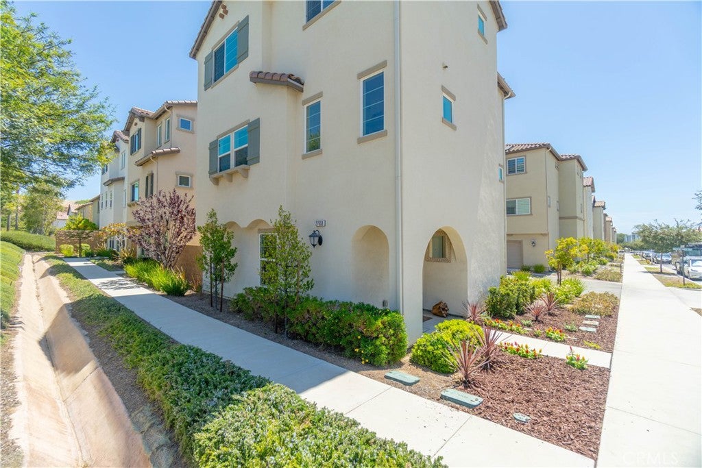 27659 S Rockcrest